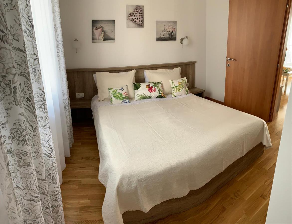 BečićiIve Lole Ribara 38公寓 外观 照片